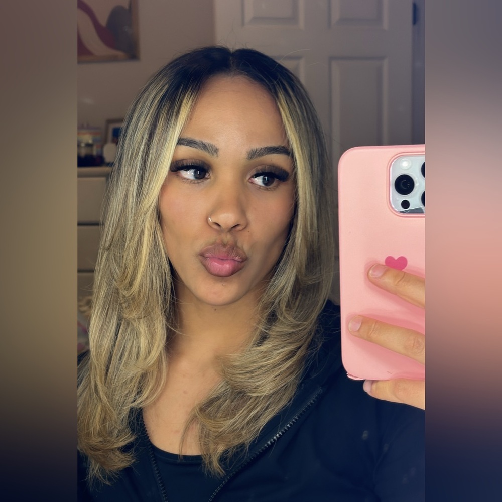 Meet your Posher, Cierra
